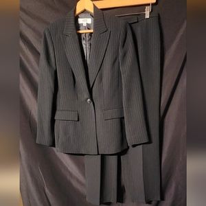 Le Suit 2 piece